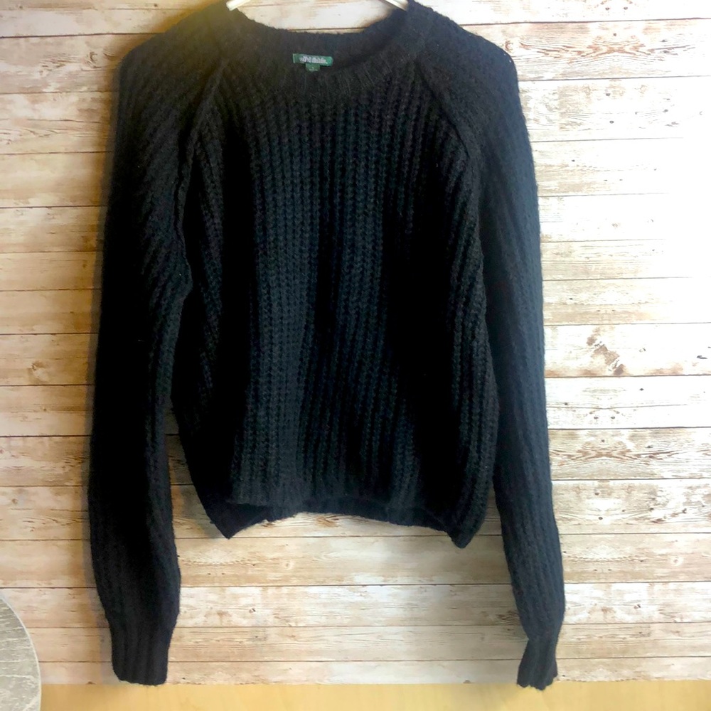 Black Sweater (Smoker)